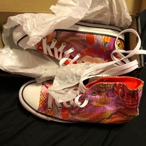 Floral Converse